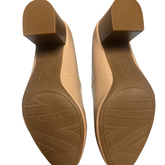 NIB Life Stride, Parisian Block Heels - Soft System, Sz 9.5 M, Taupe - Picture 5 of 5